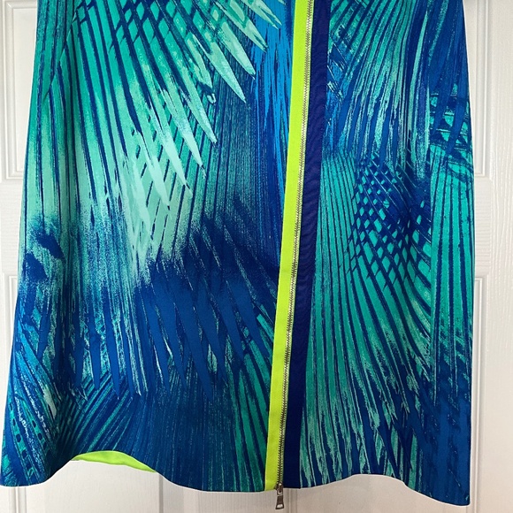 NWT Elie Tahari Vibrant Pickleball Mini Skirt Athletic Golf Travel Blue Green 8 - Picture 3 of 9